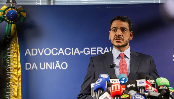  Senador apresenta relatório favorável à indicação de Messias ao STF 